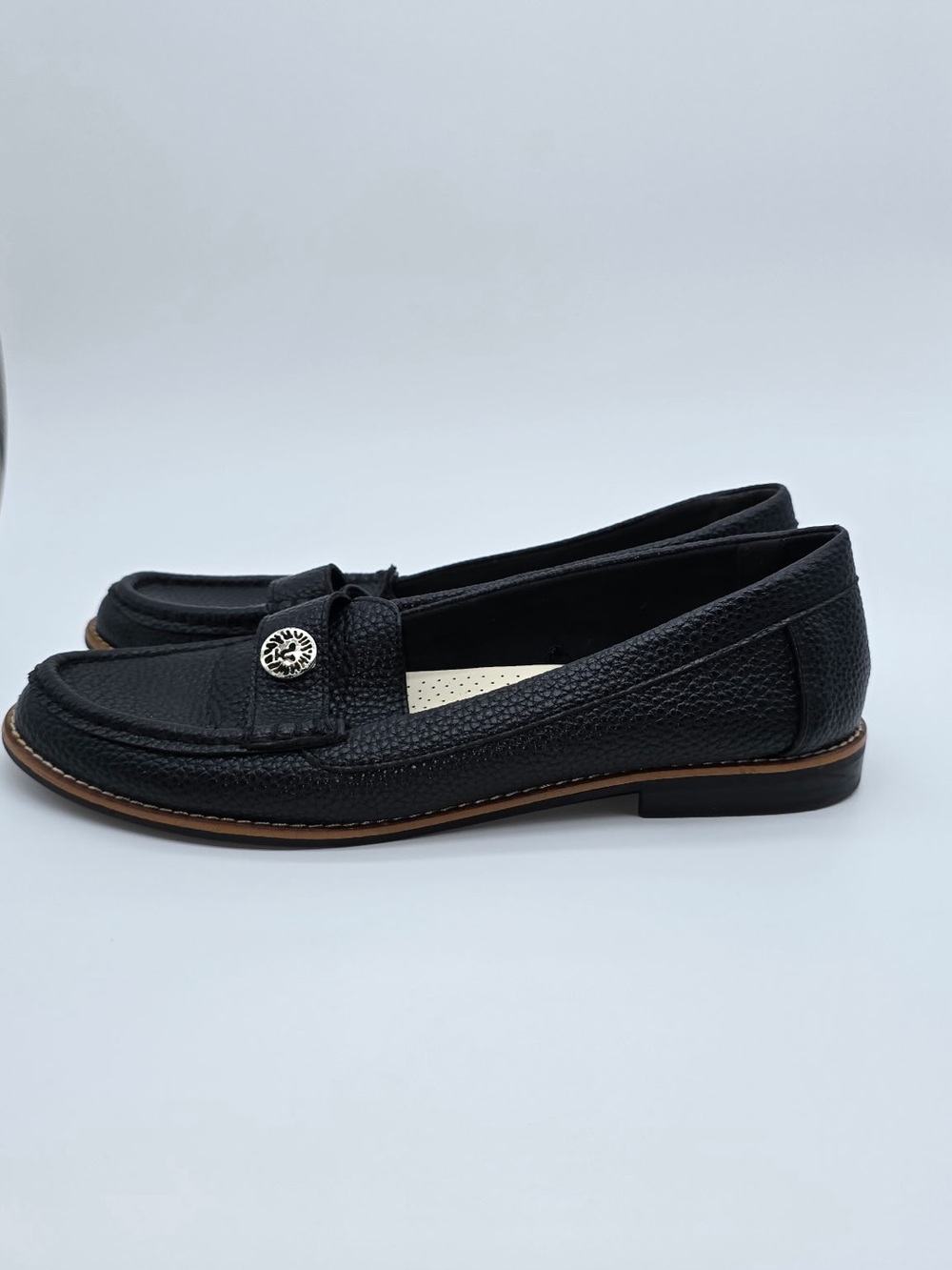 Anne Klein Black Leather Textured Penny Loafers Size 9M